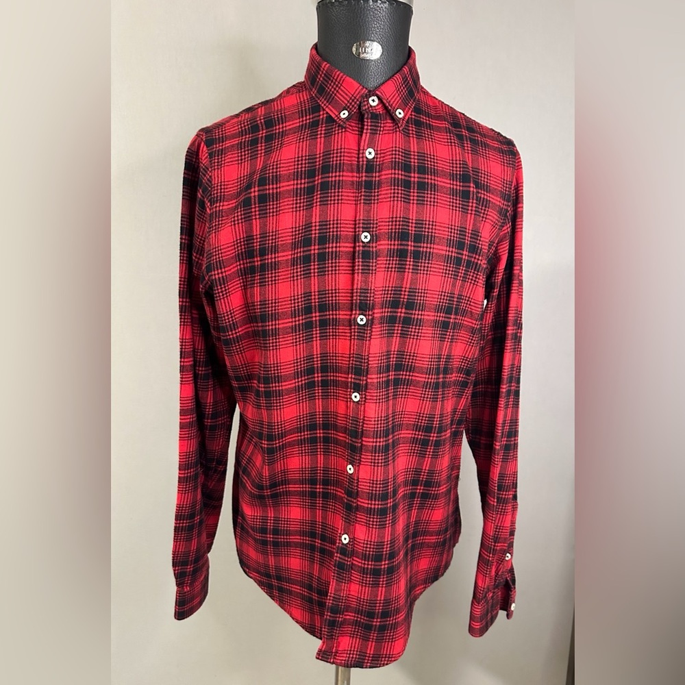 Zara Mens button down shirt red/black plaid pattern, Size L